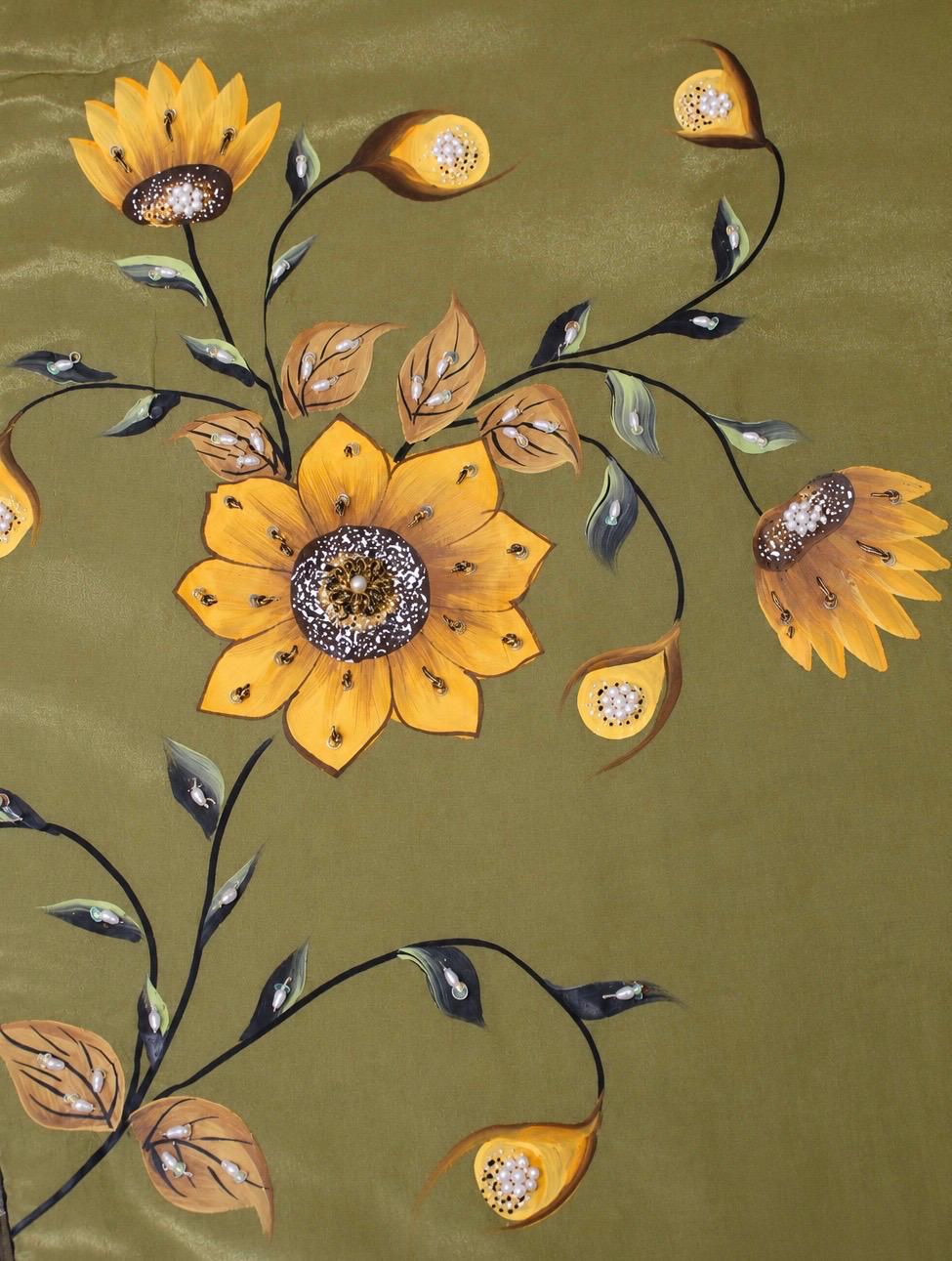 The Golden Sunflower | सुनहरी सूरजमुखी – 3-पीस सूट सेट